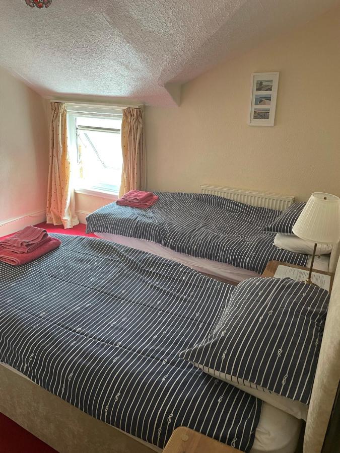 Robyn'S Guest House Скарбъро Екстериор снимка