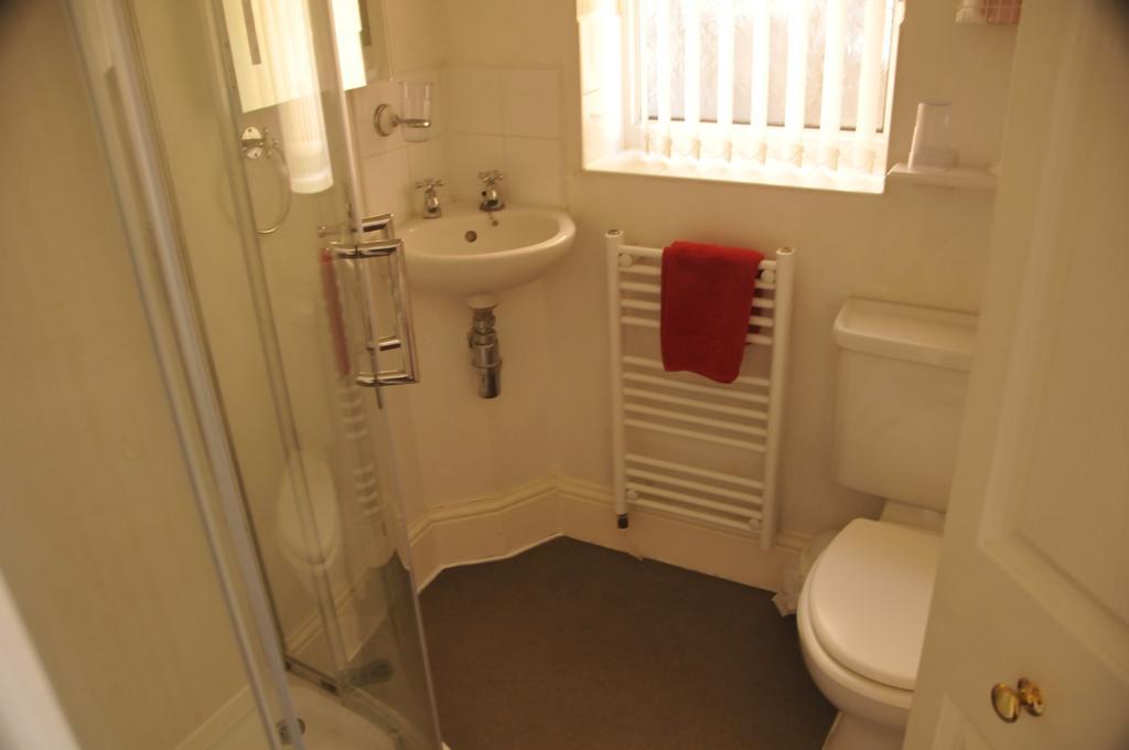 Robyn'S Guest House Скарбъро Екстериор снимка